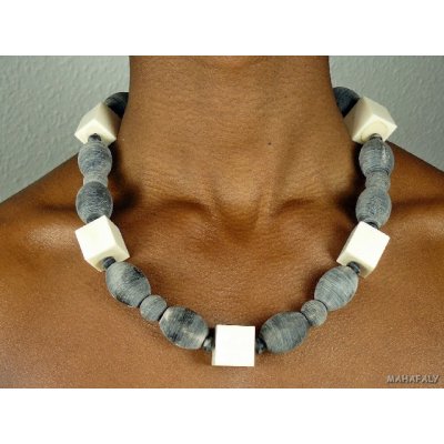 Halsketten aus Horn/Naturmaterialien