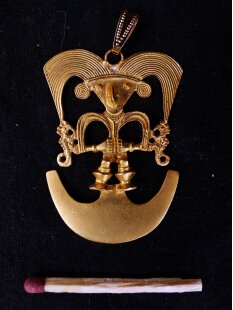 Replik 24 Anhänger kosmologische Figur  Goldmuseum...