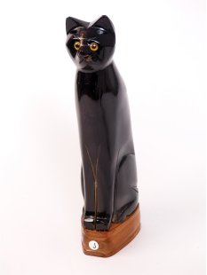 Hornfigur Katze auf Holzsockel = Code J  schwarz 17-20 cm