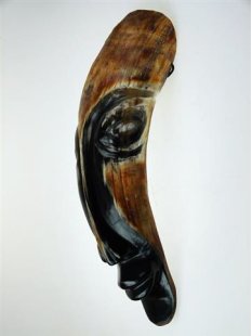 Hornfigur Maske und Trinkhorn. ETHNO 29 cm = Code I