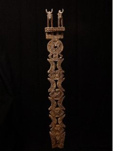 AL88 original AloAlo Grabstele der Mahafaly antik 2 Zebu 140 cm ca. 1930 