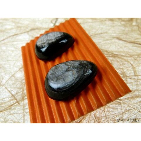 Ohrstecker. tropfenförmig gewölbt 15 mm = Code E hell