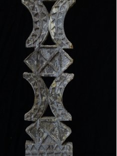 AL184 original AloAlo Grabstele der Mahafaly antik 4 Gendarmen als Ehrengarde 145 cm cm ca. 1925 
