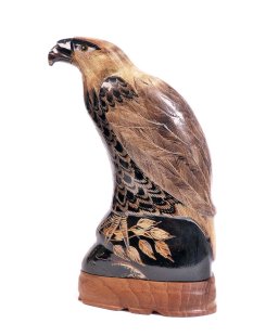 Hornfigur Adler. auf Sockel = Code L 18-21 cm