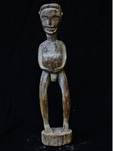 MF203 Vazimba Skulptur gebärender Kobold 35 cm