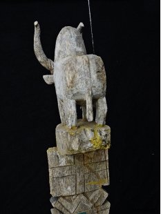 AL190 original AloAlo Grabstele der Mahafaly heiliges Zeburind 190 cm ca. 1955 