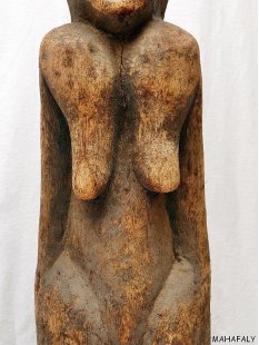MF210 Skulptur der Antaisaka weibliche Wächterfigur "Locke" 110 cm ca. 1950