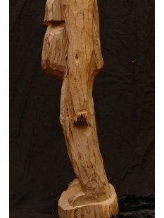 MF001 Skulptur grimmige Frau 73 cm.