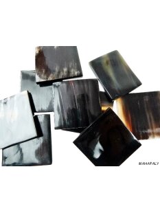 Hornplatten poliert 30 x 30 mm 2. Qualität - 25 % dreieckig