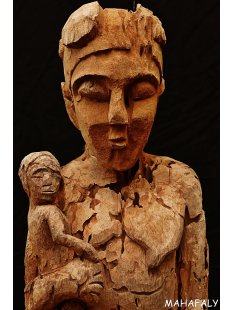 AL129 AloAlo Skulptur der Sakalava Grabwächter Die Frau mit Baby 140 cm ca. 1930 