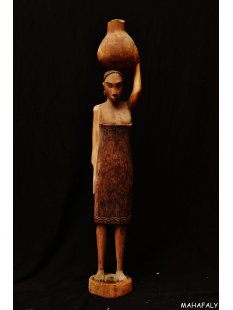 MF376 Skulptur der Mahafaly Wasserträgerin 1975 = 75 cm 