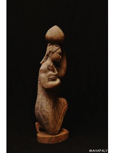 MF386 Skulptur der Mahafaly Wassertr&auml;gerin 1975 = 65 cm 