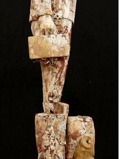AL07 original AloAlo Grabstele der Mahafaly antik Mann mit Nebenfiguren cm ca. 1960