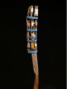 AL223  original und sehr selten AloAlo Grabstele Maroanaka Nr.6 ca. 1980 Länge 172 cm