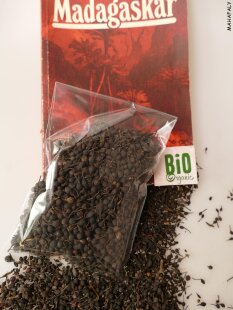 Bourbon Pfeffer, wilder Urwaldpfeffer, Ernte 2025, beste Auslese,Voatsiperifery 100 Gramm =      8,00 €