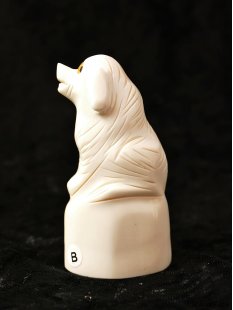 Knochenfigur Hund Labrador 11 cm = Code D