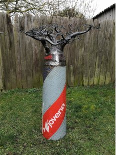 Ölfass Blech Deko Baobab 150 cm Flaschenform