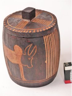 Boite ´de Mahafaly Vorratsdosen aus Weichholz mit naiver Brandmalerei ca.14 cm hoch = Code D