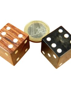 1 x Würfel aus Horn, Knochen oder Holz 20 mm