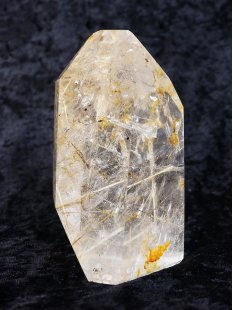 BKSH96 Bergkristall mit Includien Rutil Quarz Madagaskar Naturform poliert 12 cm 630 g