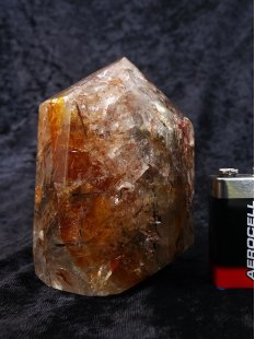 BKSH116 Bergkristall mit Includien Einschlüssen Madagaskar Naturform poliert 9,5 cm 540 g