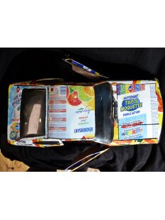 Buick Skyhawk aus gelb blauen Werbedosen M 1:10  Länge ca. 56 cm