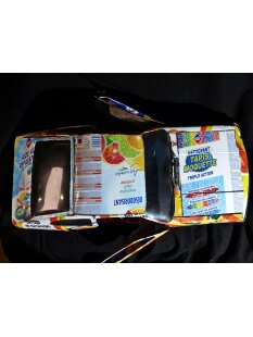 Buick Skyhawk aus gelb blauen Werbedosen M 1:10  Länge ca. 56 cm