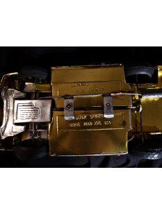 Buick Skyhawk aus gelb blauen Werbedosen M 1:10  Länge ca. 56 cm