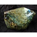 LA50 Labradorit Madagaskar polychrom Freeform poliert 9700 g 25 x 20 cm